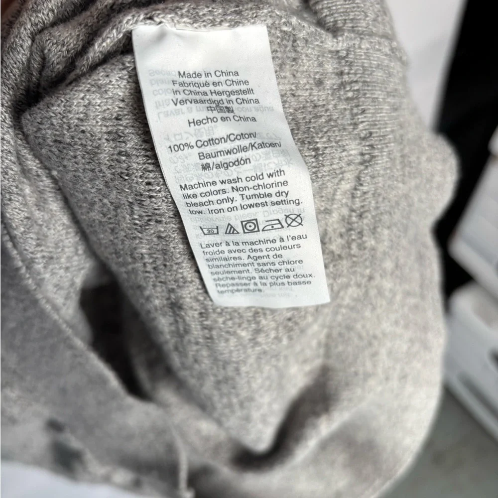 Crew Men's‎ Gray Crewneck Sweater Size M Medium Soft Knit Pullover
